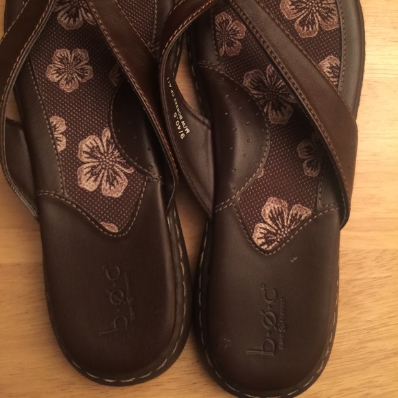BOC Sandals Brown. Sz. 9 - Picture 2 of 4